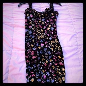 Floral 90s tight fit dress